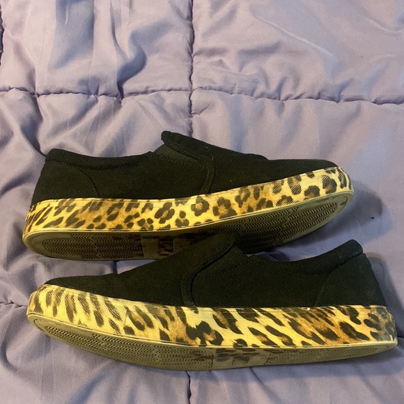 Very G cheetah slip on sneakers - Picture 2 of 4